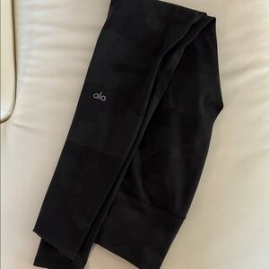ALO Yoga Kids Dark Camouflage Leggings